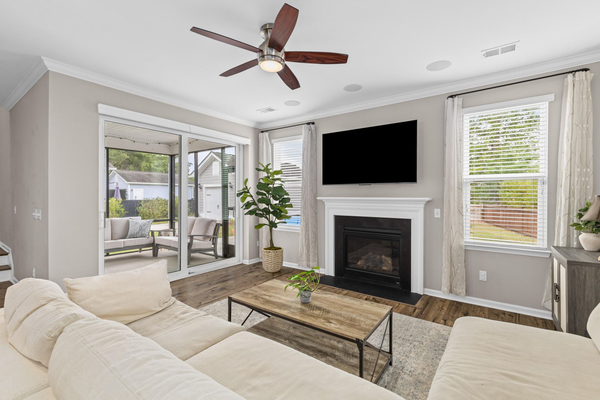 2073 Kemmerlin Street Photo 22