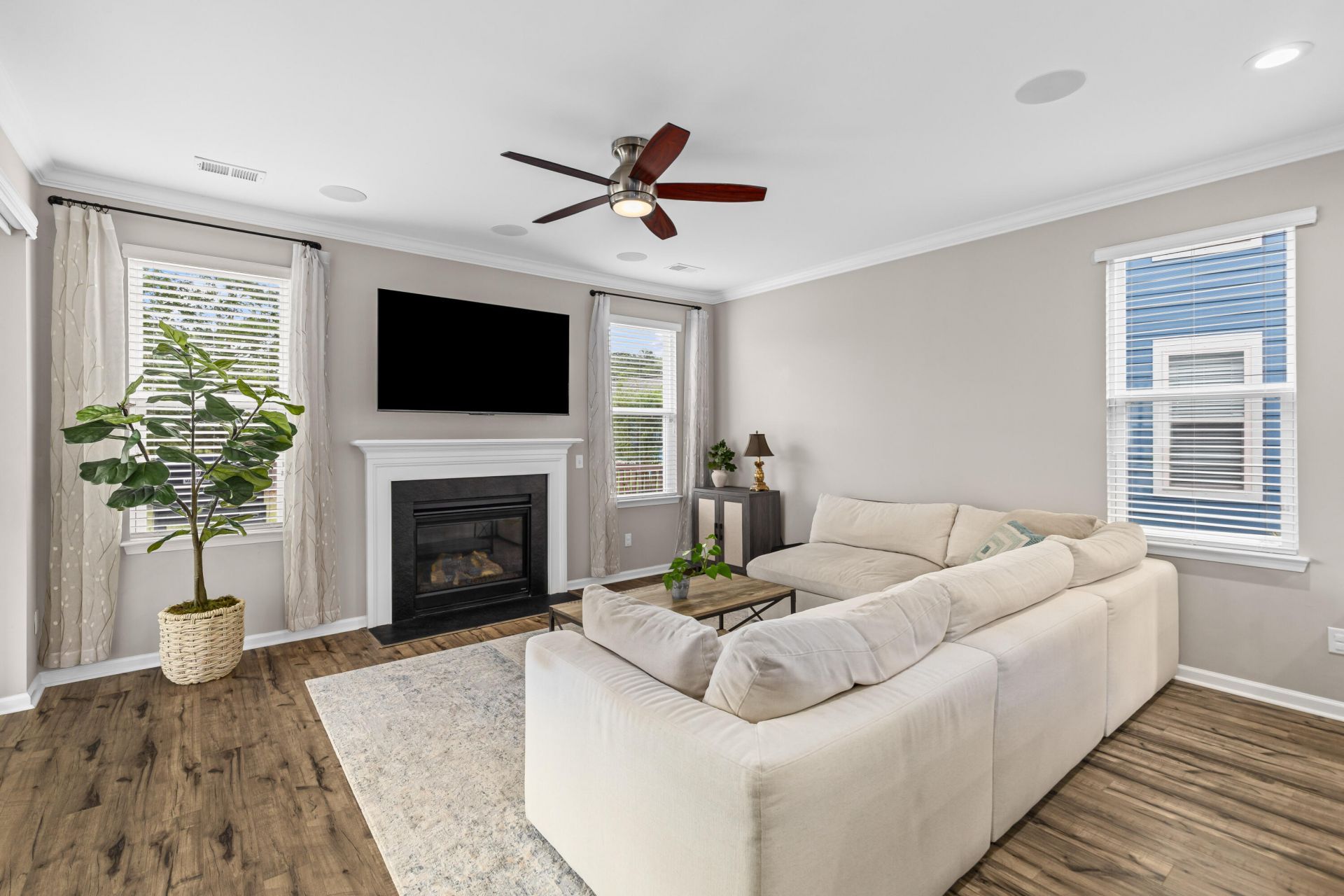2073 Kemmerlin Street Photo 23