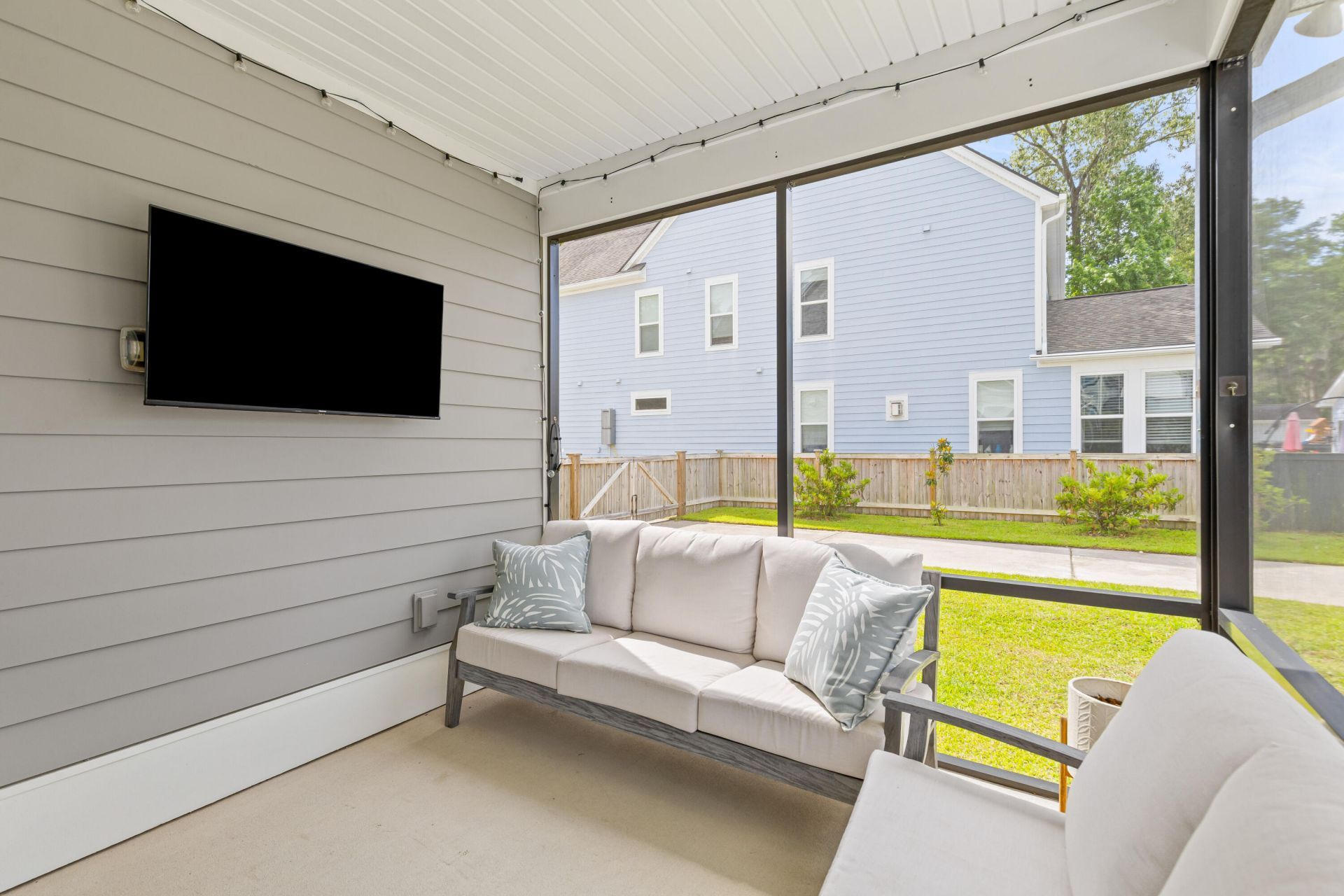 2073 Kemmerlin Street Photo 43