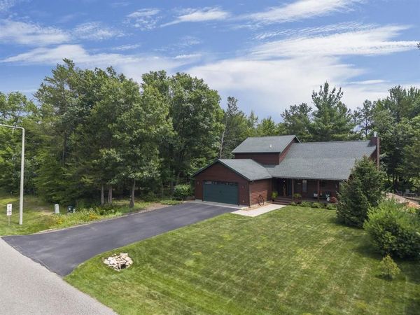 306 Lake Shore Drive, Wisconsin Dells, WI 53965