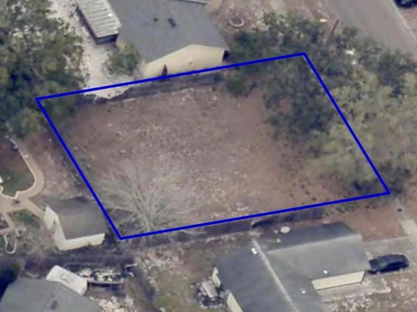 524 N LAKE AVENUE , APOPKA, FL 32712