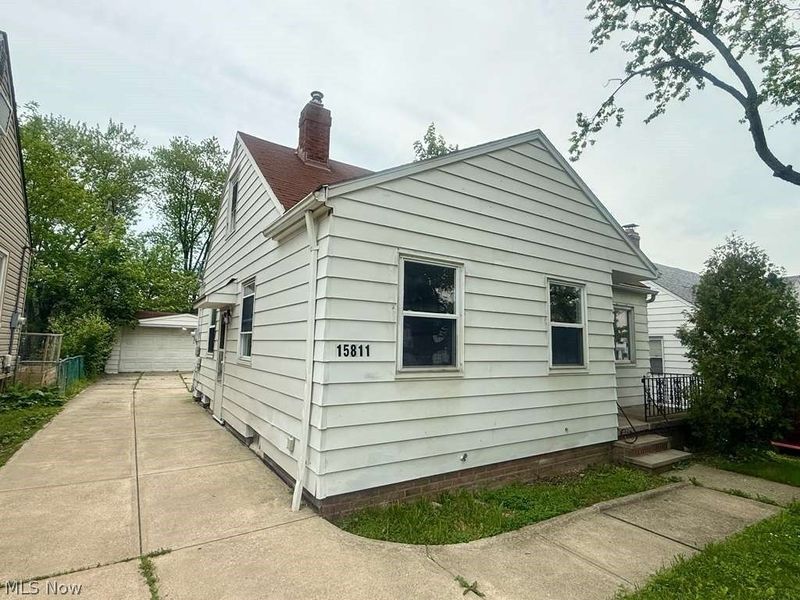15811 Maplewood Avenue , Maple Heights, OH 44137 Photo 2