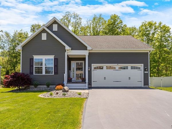 8526 McNamara Drive , Clay, NY 13041