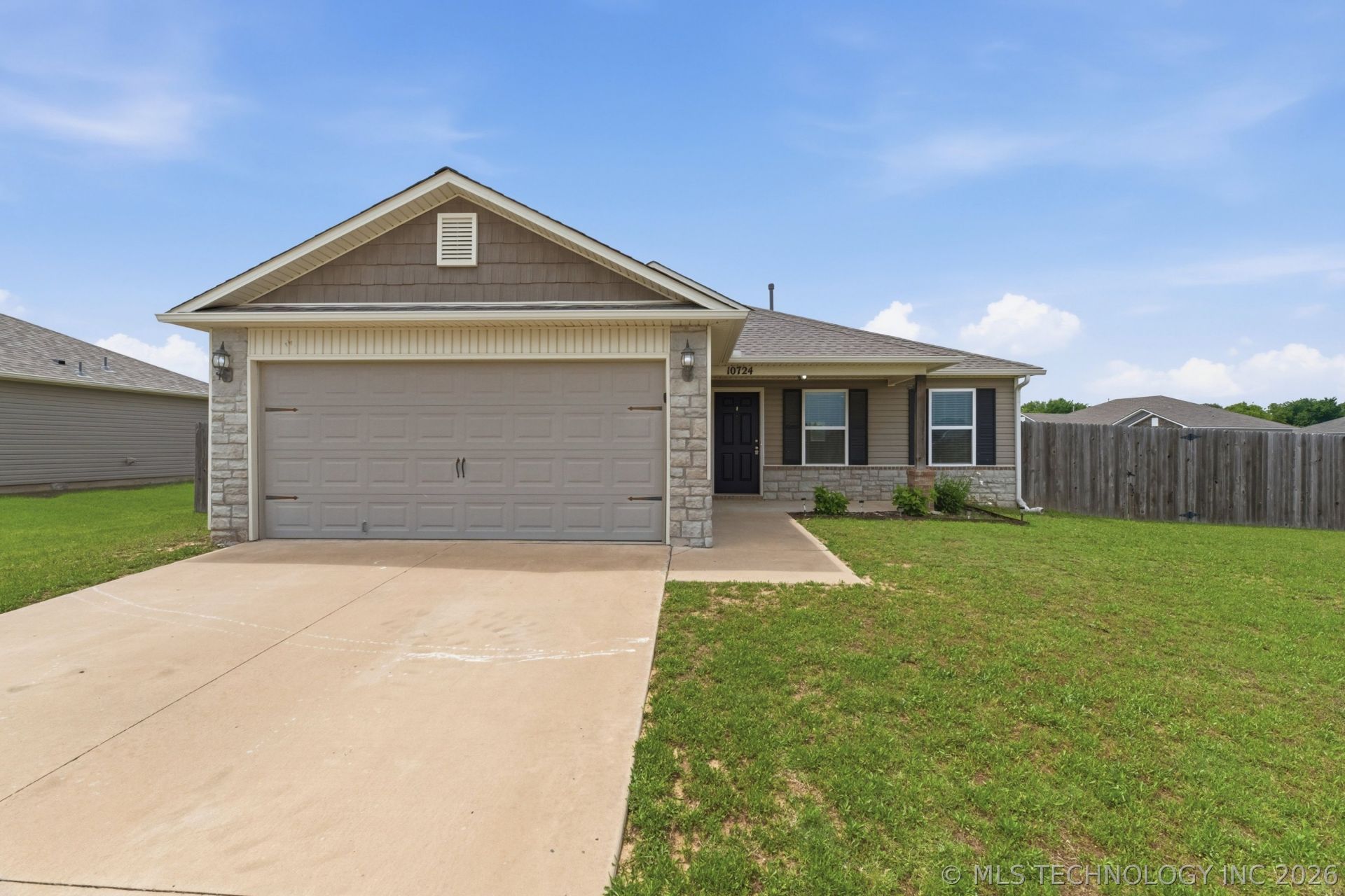 10724 N 101st Avenue E, Owasso, OK 74055 Main Photo