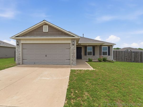 10724 N 101st Avenue E, Owasso, OK 74055