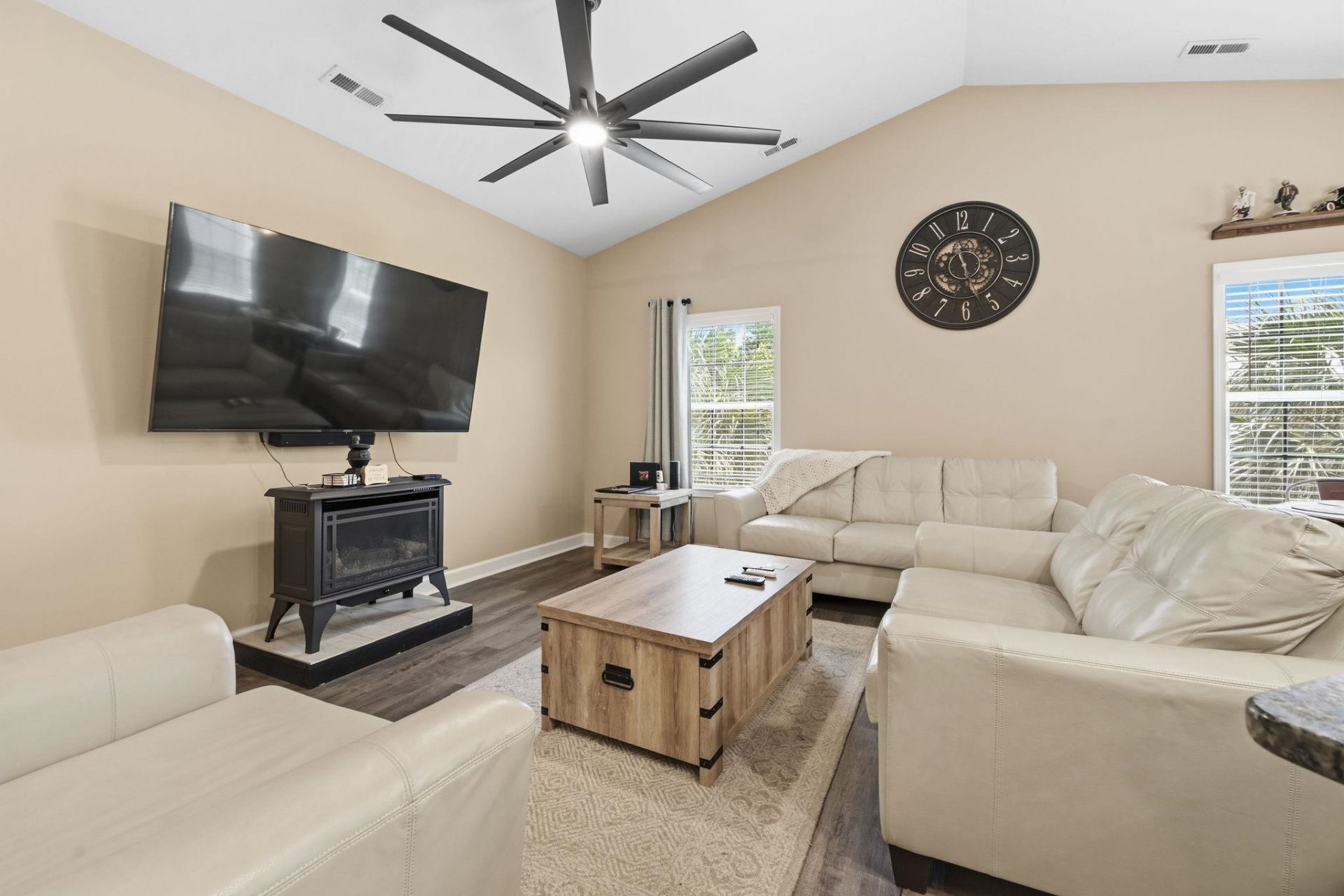 4329 Grande Harbour Blvd.  Photo 6