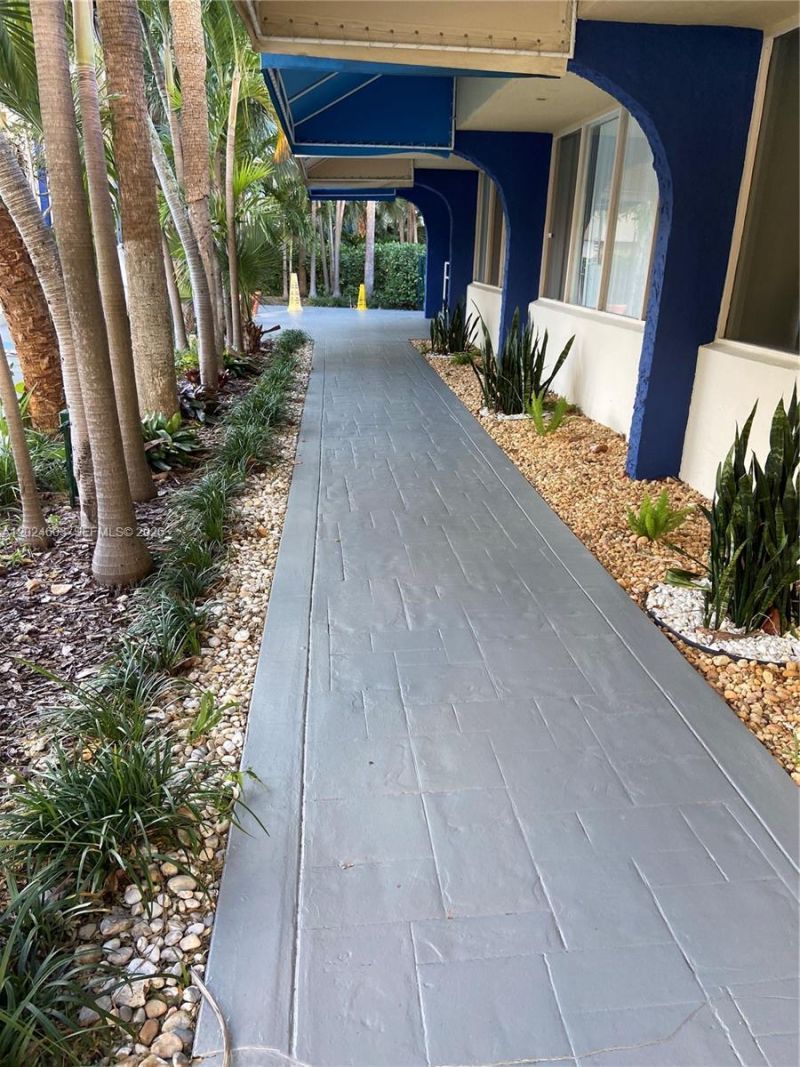 4550 NW 9th St , Unit 203E, Miami, FL 33126 Photo