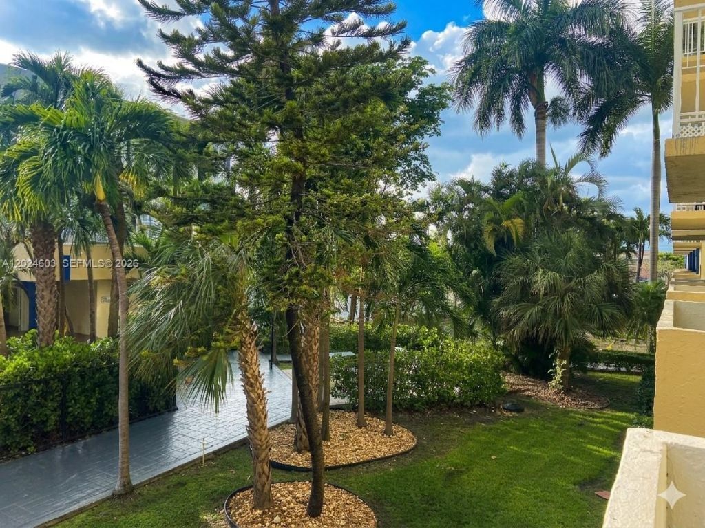 4550 NW 9th St , Unit 203E, Miami, FL 33126 Photo