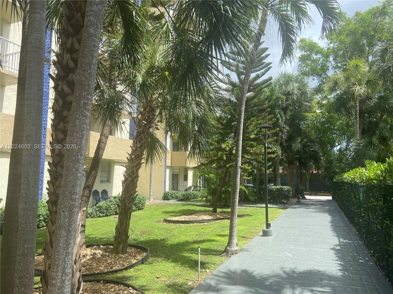 4550 NW 9th St , Unit 203E, Miami, FL 33126 Photo