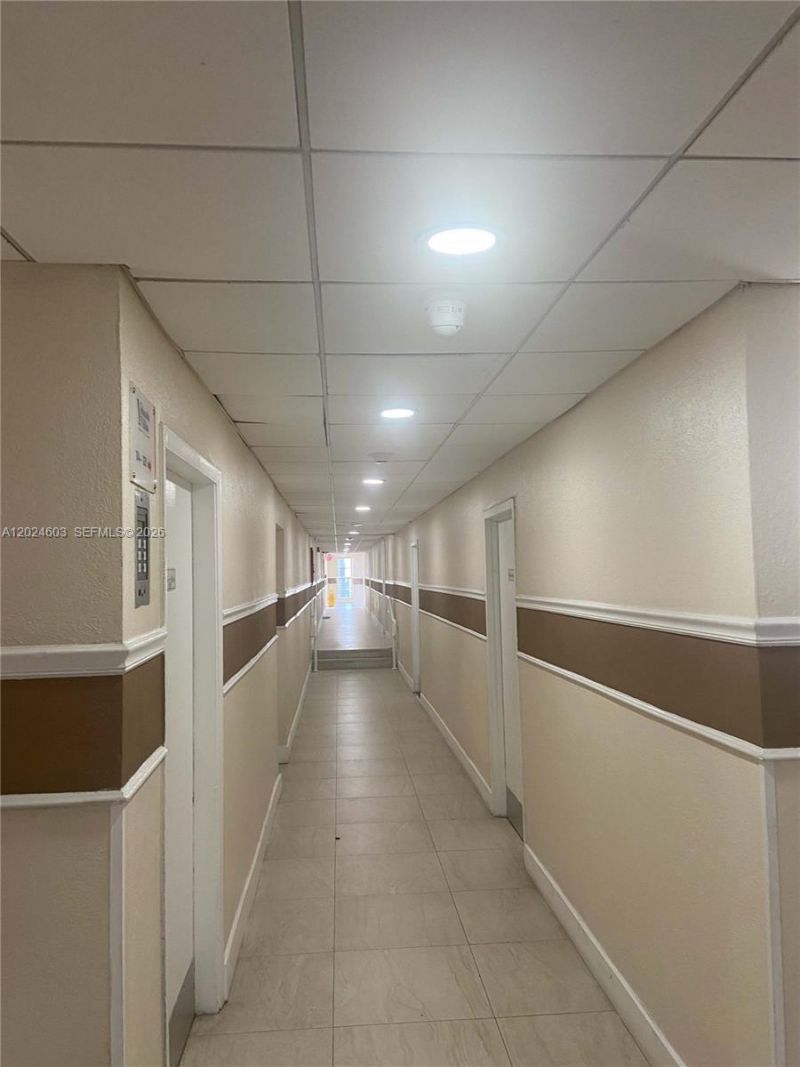 4550 NW 9th St , Unit 203E, Miami, FL 33126 Photo