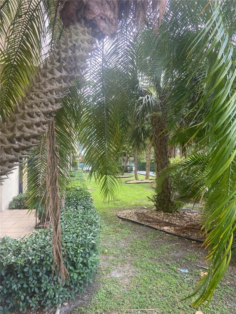 4550 NW 9th St , Unit 203E, Miami, FL 33126 Photo