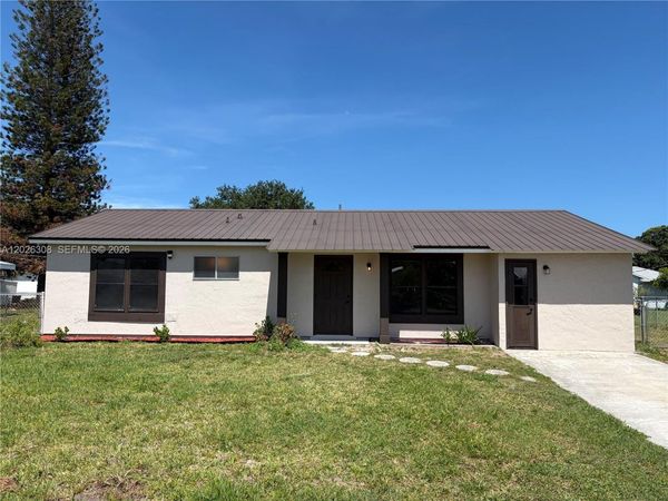 653 NE Atlas Avenue , Palm Bay, FL 32905