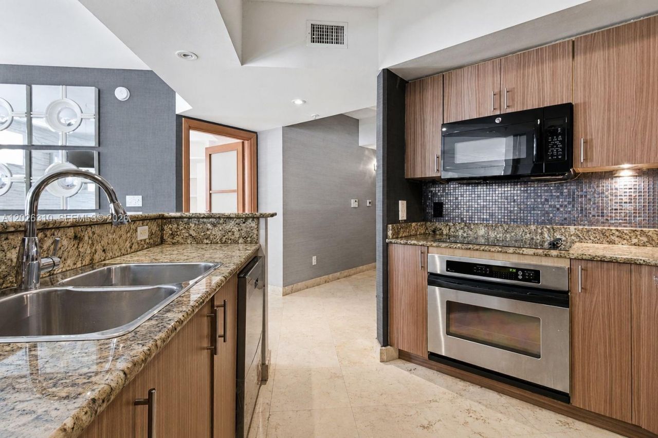 140 Meridian Ave , Unit 315, Miami Beach, FL 33139 Photo