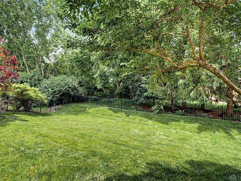 83 S Glen Oak Drive, Springboro, OH 45066 Photo 2