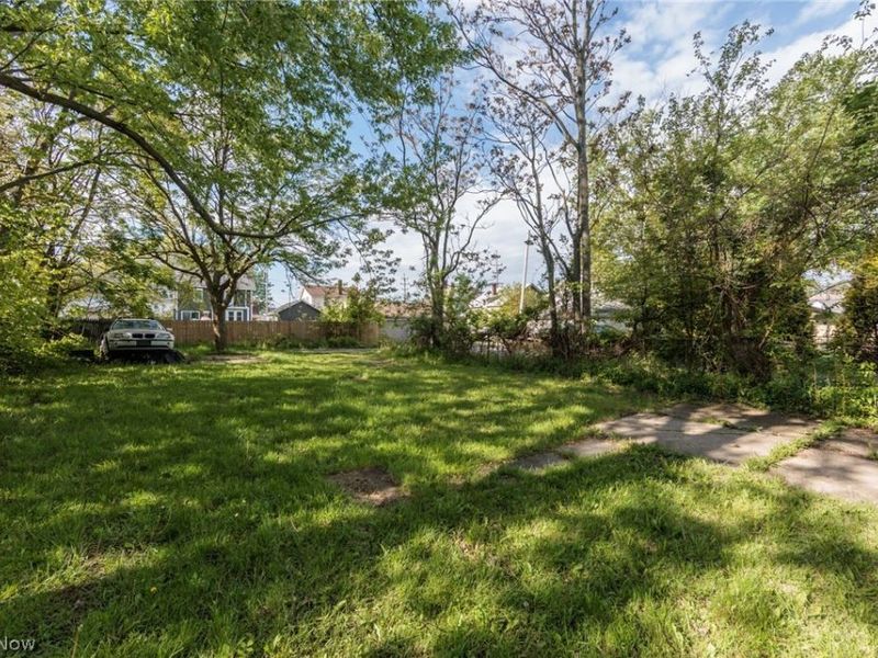 1143 W 9th Street , Lorain, OH 44052 Photo 4