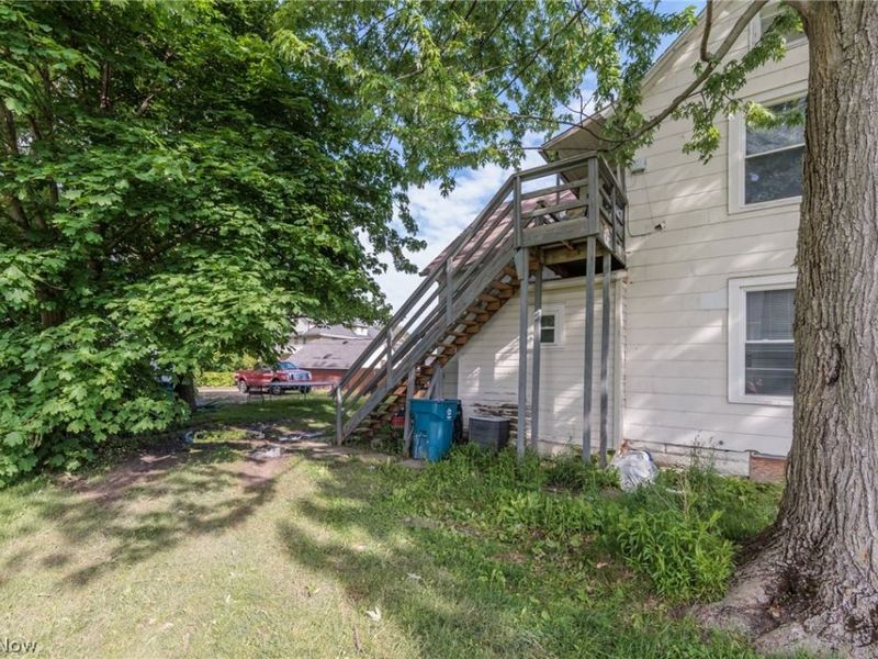 526-528 Hamilton Avenue , Lorain, OH 44052 Photo 3
