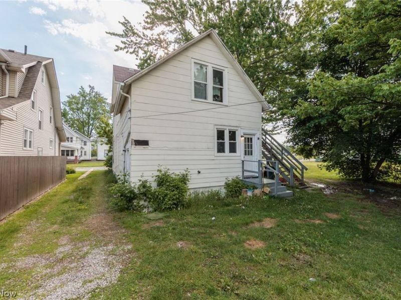 526-528 Hamilton Avenue , Lorain, OH 44052 Photo 5