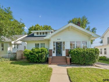 5013 Nicholas Street , Omaha, NE 68132