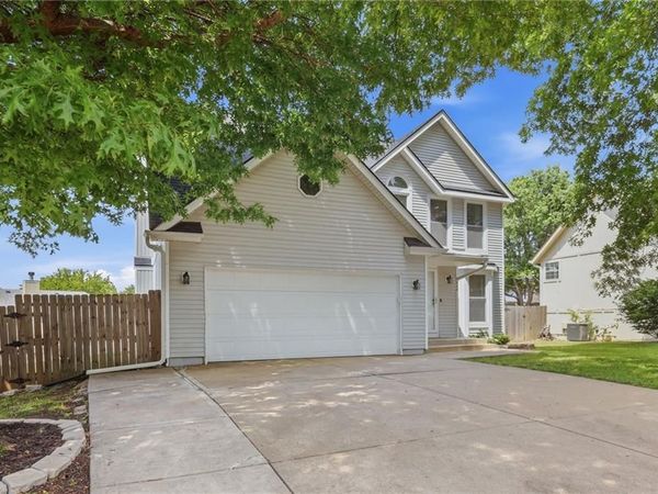 1002 E Green Gables Street, Olathe, KS 66061