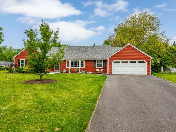 27W359 Aspen Court , Winfield, IL 60190