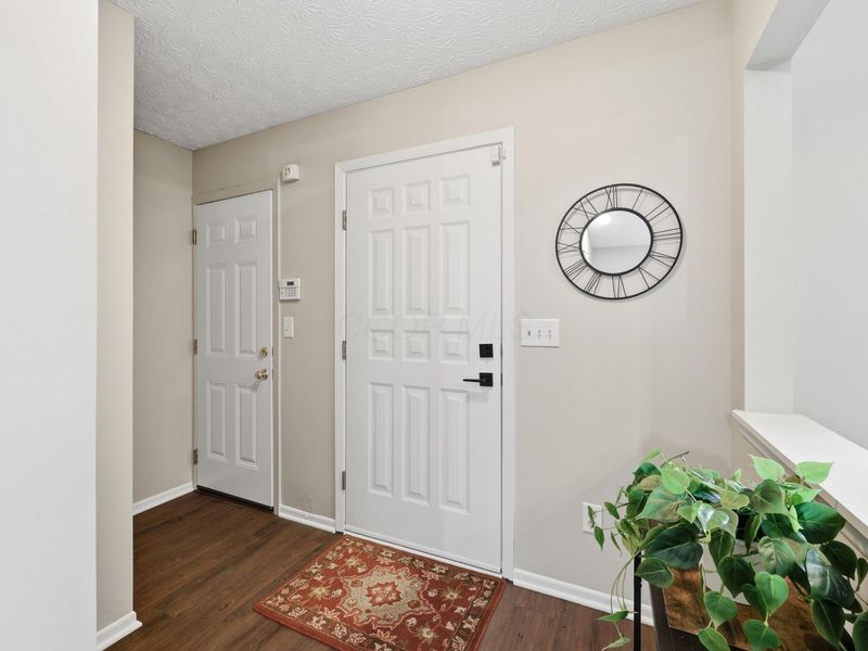 1681 Hale Court, Columbus, OH 43228 Photo 9
