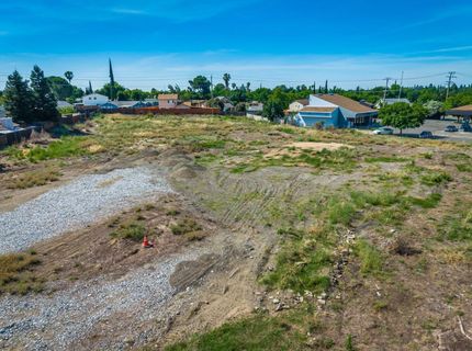Roseville Rd, Sacramento, CA 95842 Photo