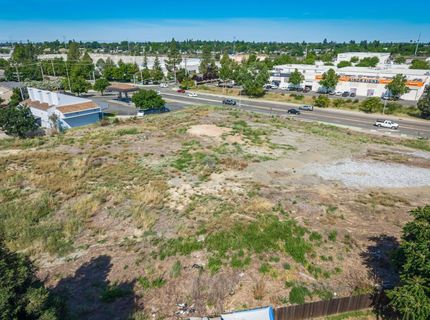Roseville Rd, Sacramento, CA 95842 Photo