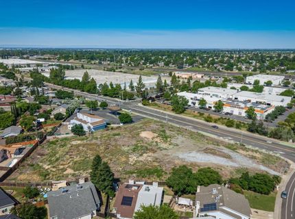 Roseville Rd, Sacramento, CA 95842 Photo
