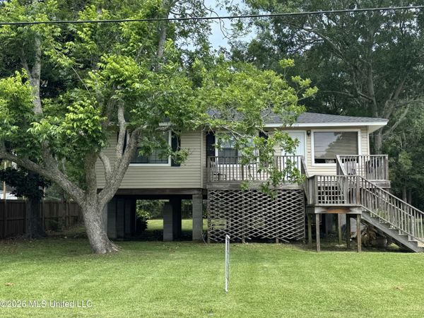 1210 11th Street, Pascagoula, MS 39567