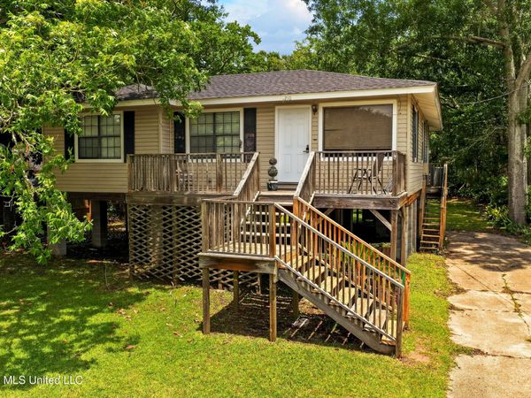 1210 11th Street, Pascagoula, MS 39567