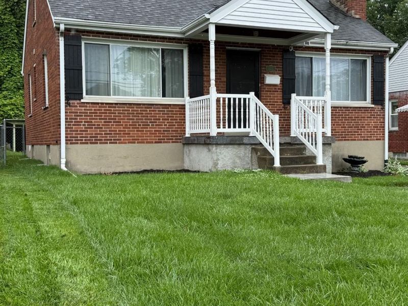 173 W Crest Drive, Reading, OH 45215 Photo 2