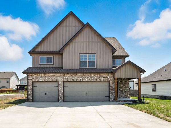 618 Woodrush Dr , Clarksville, TN 37040