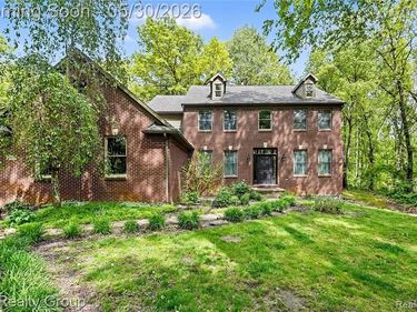 2215 High Meadows Drive, Brandon Twp, MI 48462