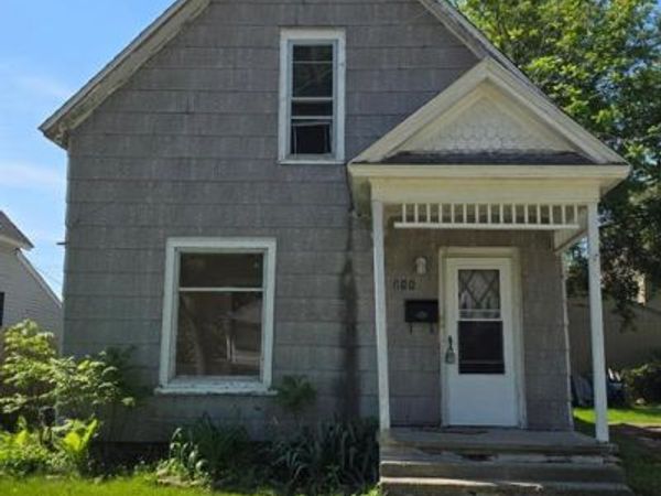211 W Flint Street, Lake Orion Vlg, MI 48362