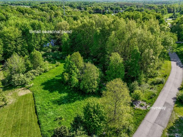 260 Coyote Run, Rose Township, Mi 48442