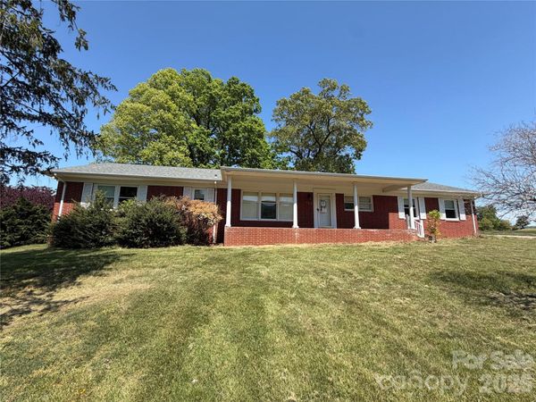 2136 Cedar Rock Estates Drive , Lenoir, NC 28645