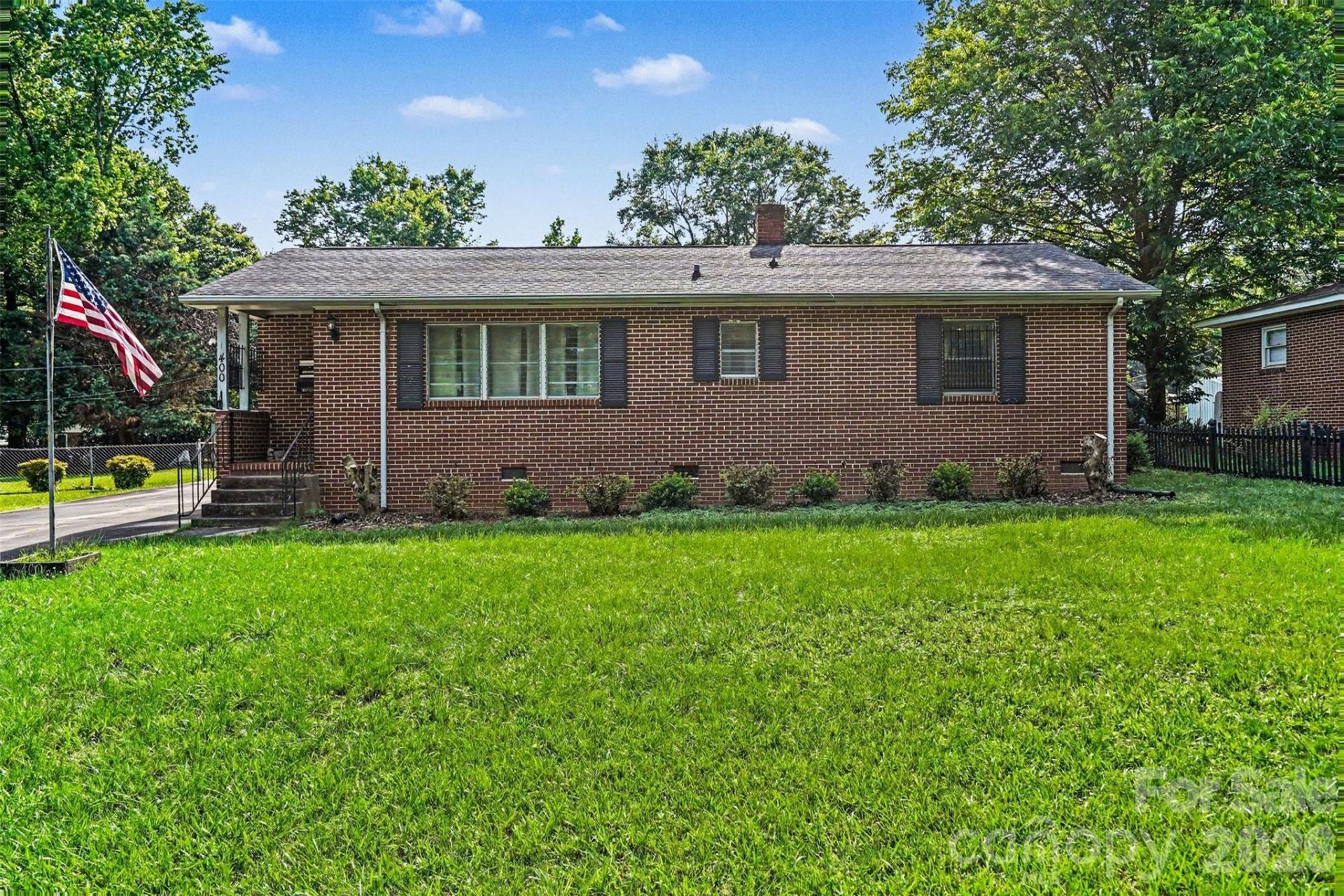 400 Briarwood Drive, Charlotte, NC 28215 Main Photo