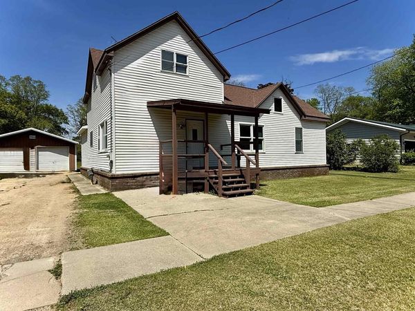 132 E WATER STREET, Princeton, WI 54968