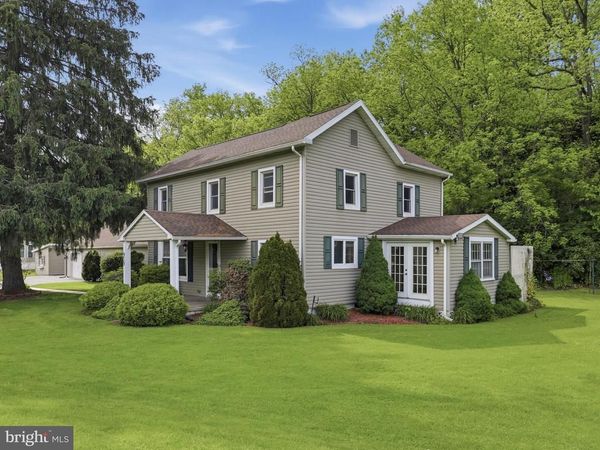 915 LONG RUN ROAD , MILL HALL, PA 17751