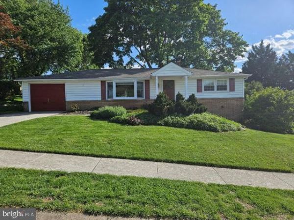 24 MALVERN DRIVE , MANCHESTER, PA 17345