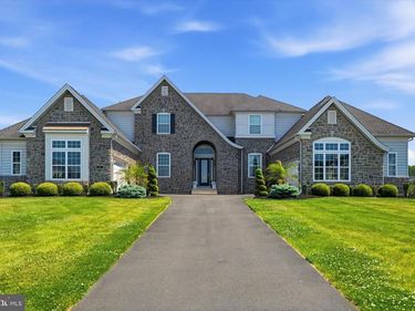 4 SHADY PINES DRIVE, WARMINSTER, PA 18974