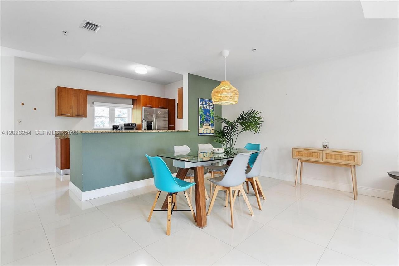 2704 NE 184th Ter, Aventura, FL 33160 Photo