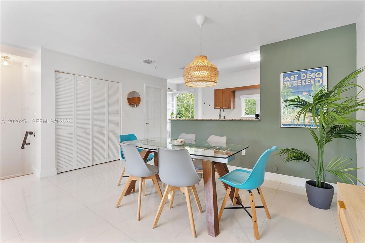 2704 NE 184th Ter, Aventura, FL 33160 Photo