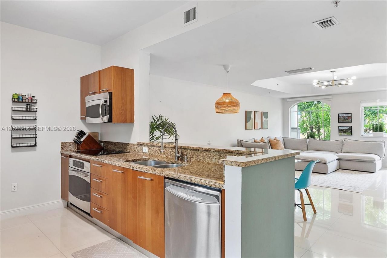 2704 NE 184th Ter, Aventura, FL 33160 Photo