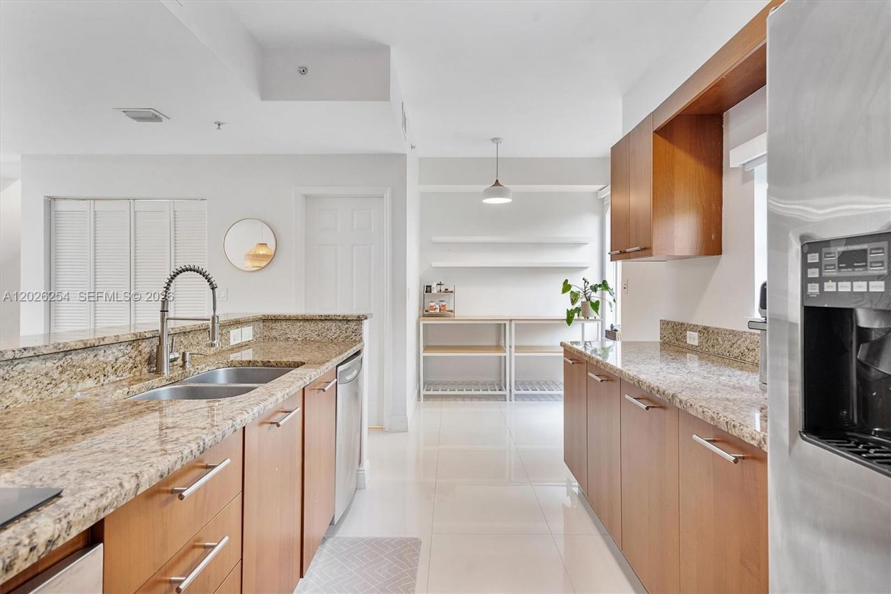 2704 NE 184th Ter, Aventura, FL 33160 Photo