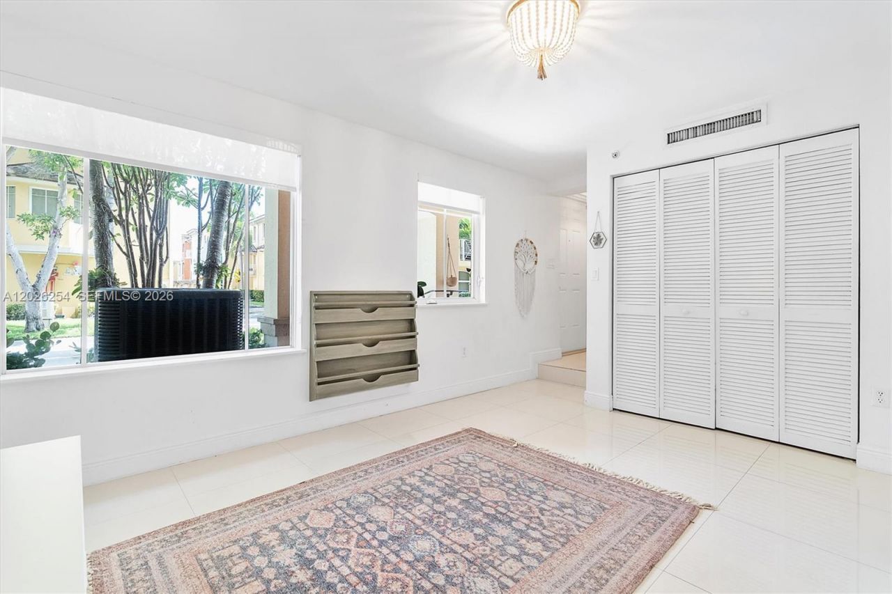 2704 NE 184th Ter, Aventura, FL 33160 Photo