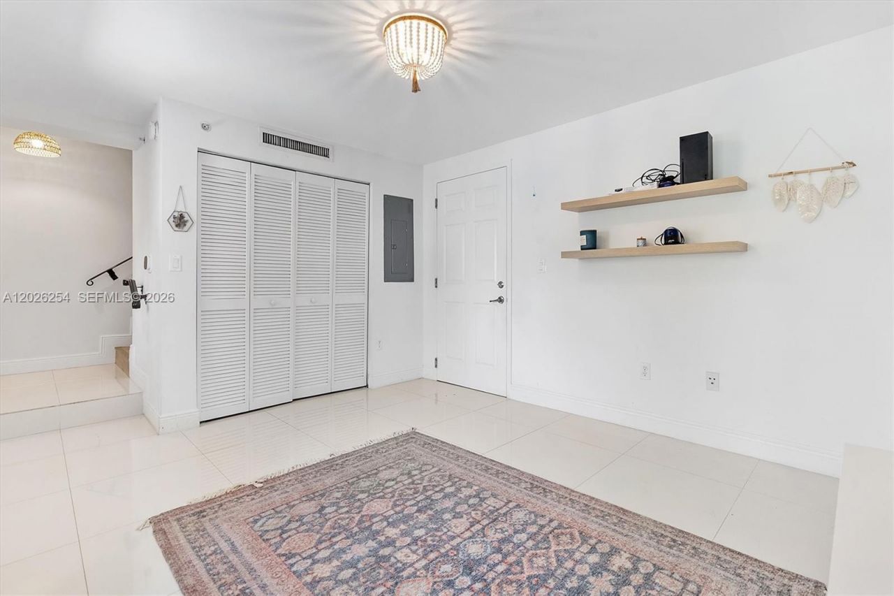 2704 NE 184th Ter, Aventura, FL 33160 Photo