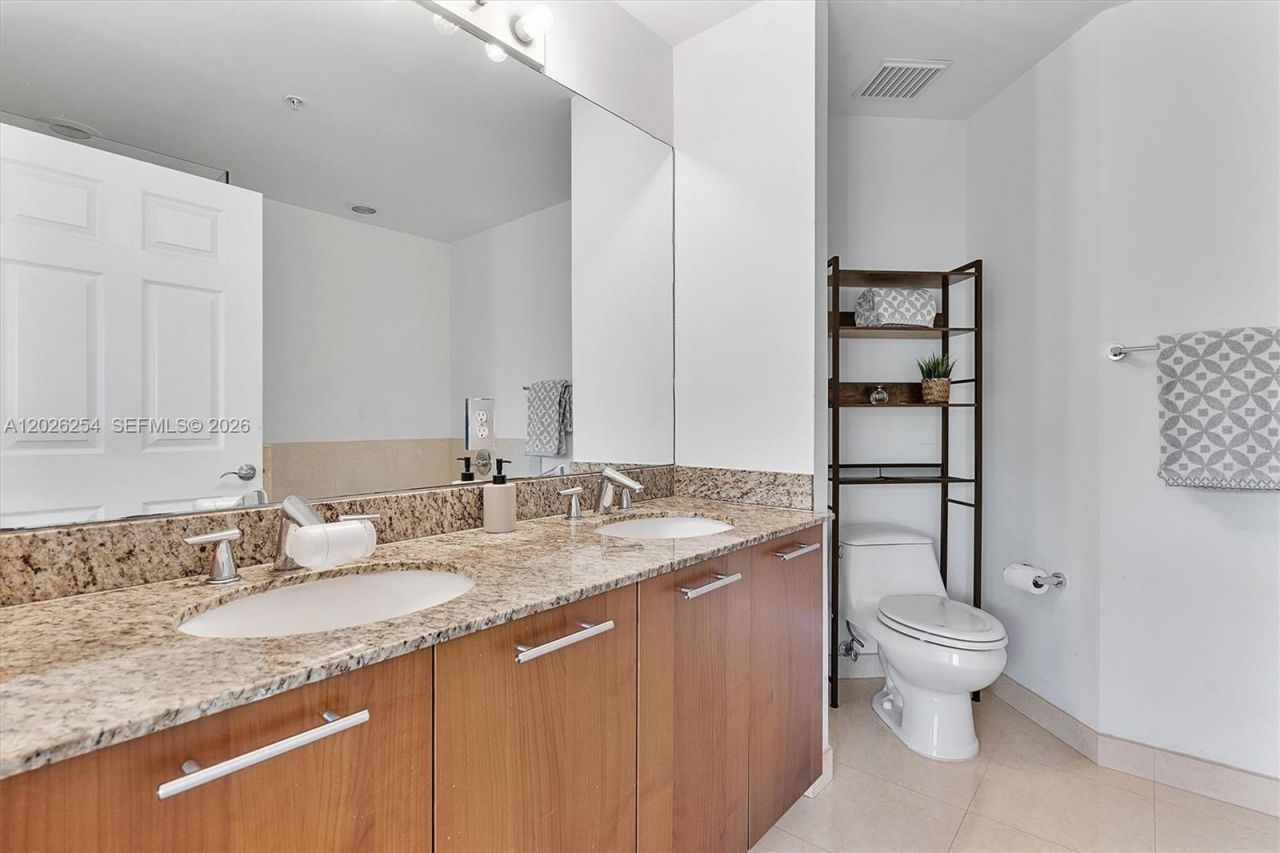 2704 NE 184th Ter, Aventura, FL 33160 Photo