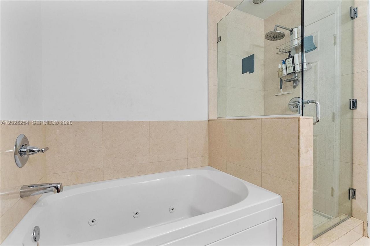 2704 NE 184th Ter, Aventura, FL 33160 Photo