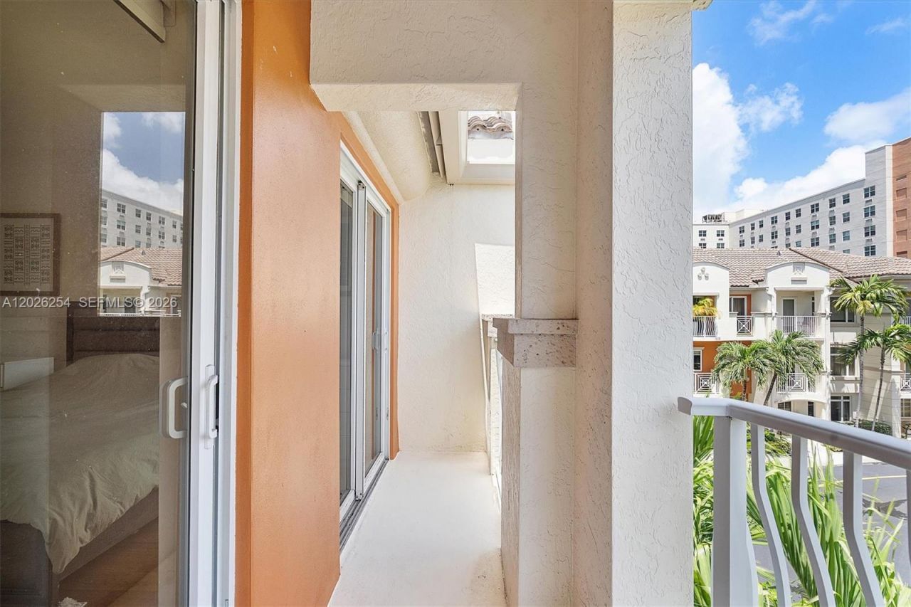 2704 NE 184th Ter, Aventura, FL 33160 Photo